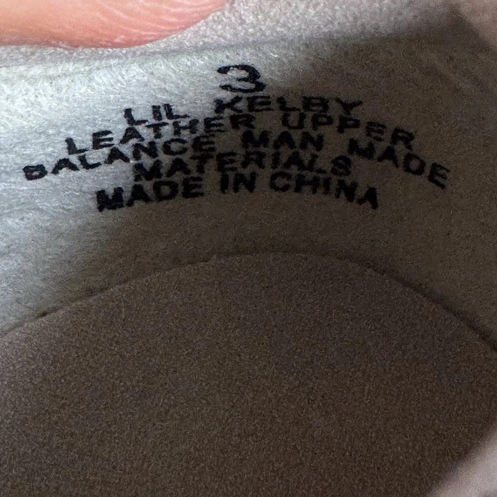 Size 3c‎ - SPROCKETS Lil Kelby Beige Suede Baby Shoes